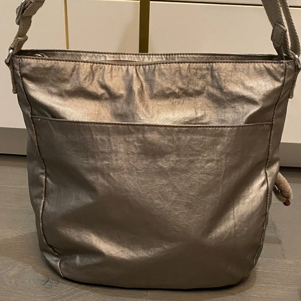 **KIPLING METALLIC BUNDLE**4 BAGS*** Authentic Kipling Metallic Bundle!
